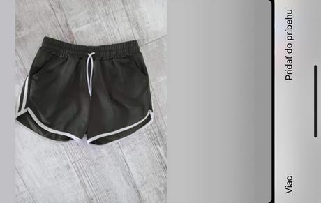 Kraťasy aj v čiernej farbe, m