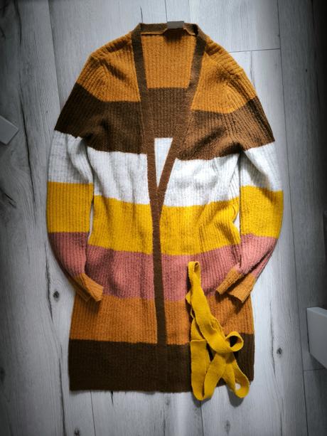 Cardigan vila, s