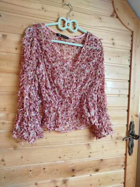 Kvietkovana blúzka, zara,m