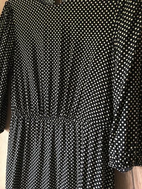 Dámske bodkované šaty, 38