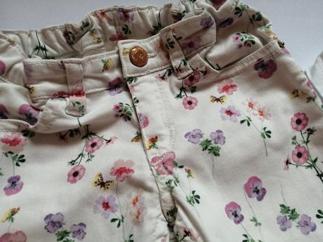 Kvetinkove nohavice na 3 až 4 roky, h&m,104