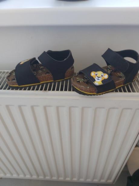 Sandale darujem, reserved,26