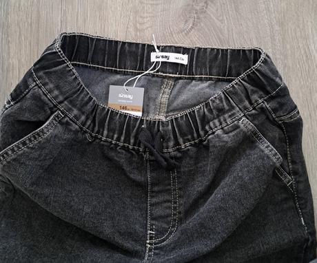 Čierne joggers rifle, sinsay,146