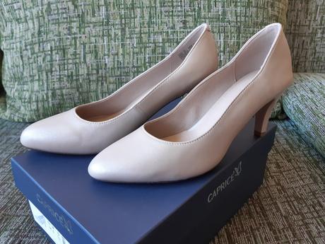 Kozene lodicky caprise, 38