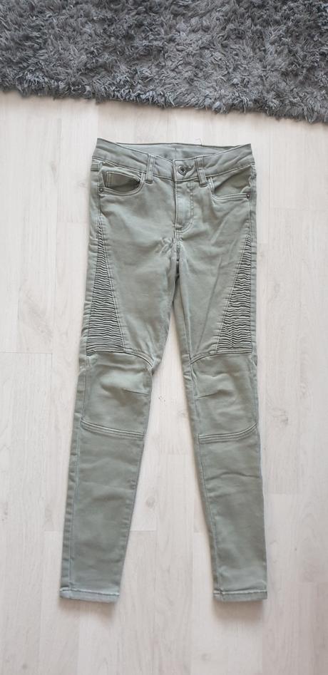 Nohavice č.140, 140