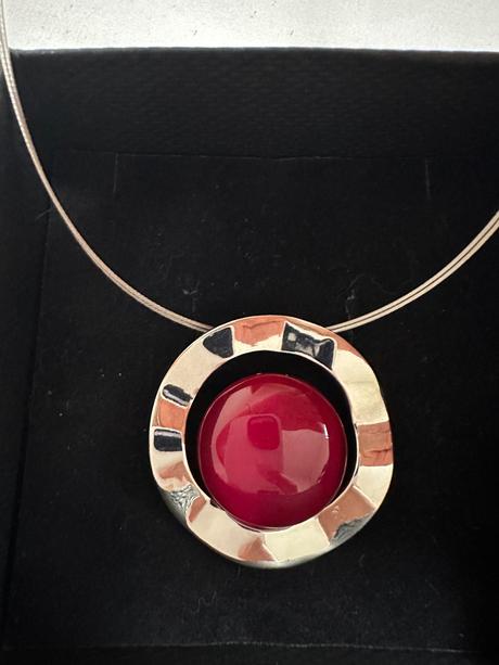 Súprava s cyklámenovým kamienkom,