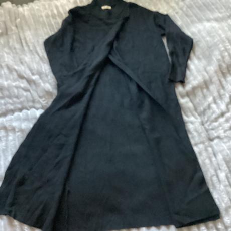 Dlhy elegantny sveter bez zapínania,