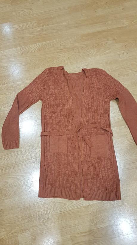 Hnedý predĺžený sveter v. m, m