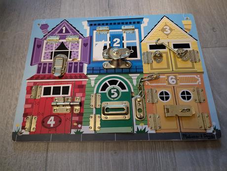 Montessori hračka - zámky, 