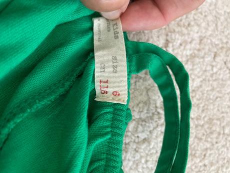 Tielko s volanikmi, zara,110