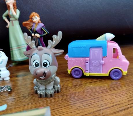Zbierka figúrok frozen anna a elsa,