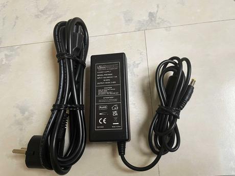 Adaptér/nabíjačka/náhradný zdroj pre notebook, 