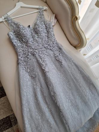 Krasne spoločenské šaty č.36, 36