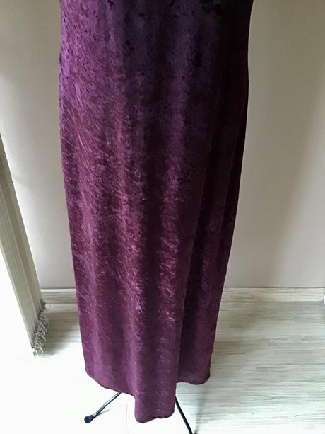 Krasne zamatové saty /c, 42 / l