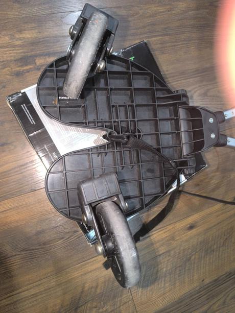 Bumprider skejtik ku kočiaru, bumprider