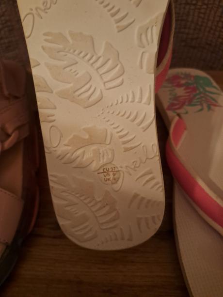 Sandále a žabky v.37, reserved,37