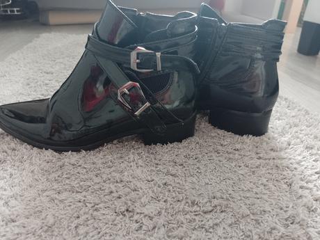 Lakované poltopanky, 38