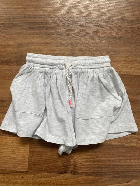 Kratase suknovy typ, zara,104