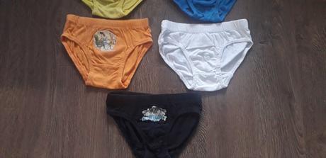 7 kusov slipy.  110-116, disney,110