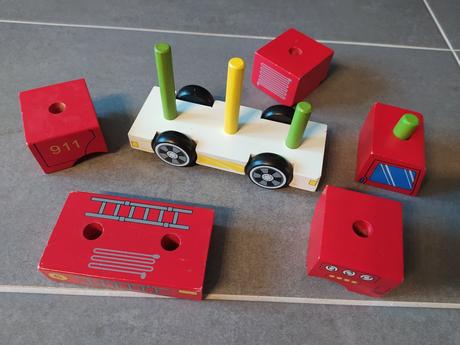 Drevená skladačka - auto, 