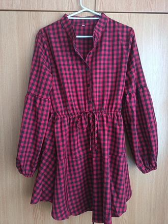 Červené kockované šaty, l