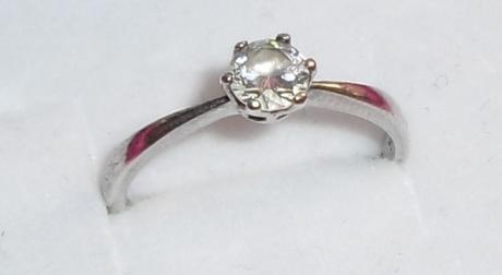 Strieborny zasnubny prstienok, 