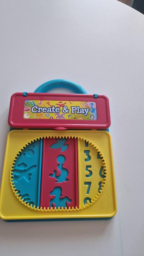 Prenosná kresliaca sada., 