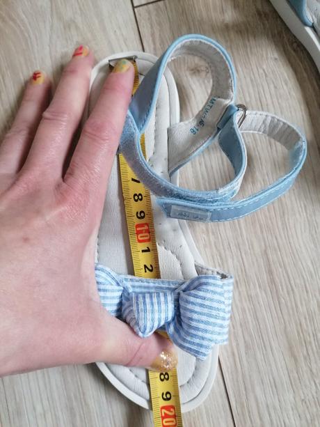 Sandálky, 30