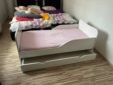 Predam detsku postel, šírka (cm): 70,dĺžka (cm): 120