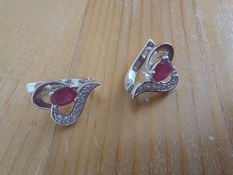 Strieborné náušnice, 