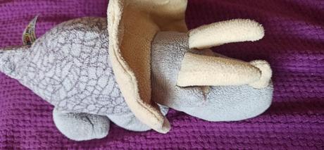 -dinosaurus, hrany, už sme vyrastli, 