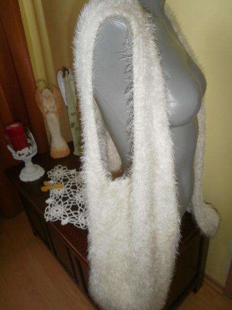 Vesta z obsahom peria, 42