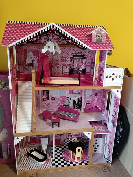 Domček pre bábiky, 