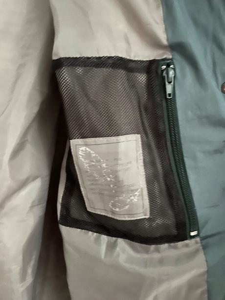 Krásny vetrovkový kabát od betty barclay, 46