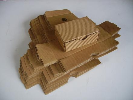 Škatuľky / krabičky z recyklovanej vlnitej lepenky,
