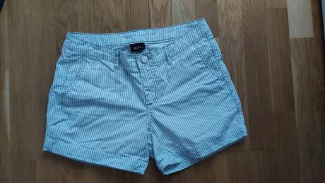 Pásikavé šortky, s