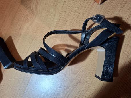Čierne sandálky (veľkosť 37), 37
