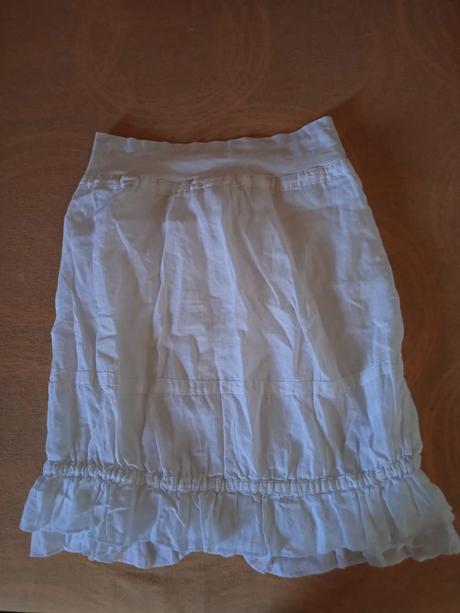 Dámska biela sukňa, l