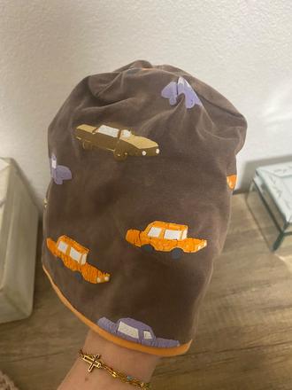 Čiapka, reserved,42