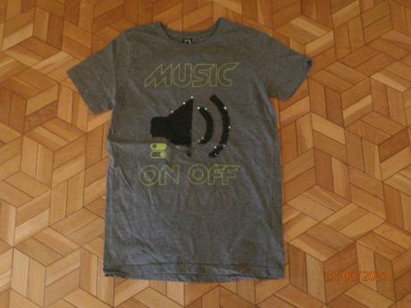 Tričko s reproduktorom, 158