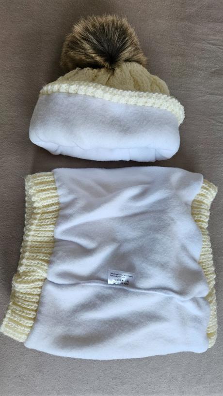 Zimná čiapka s nákrčníkom, <50