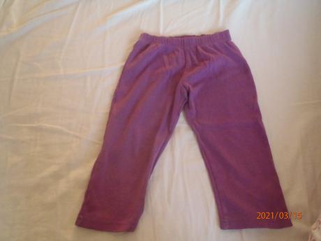 Dvojdielne fialové pyžamo, 92