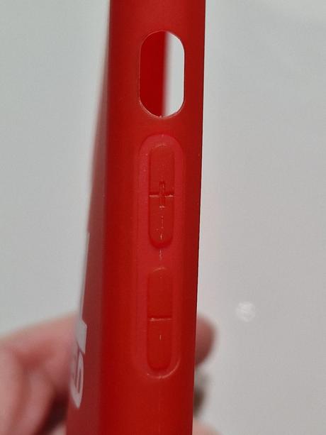 Červený obal na apple iphone 11, apple