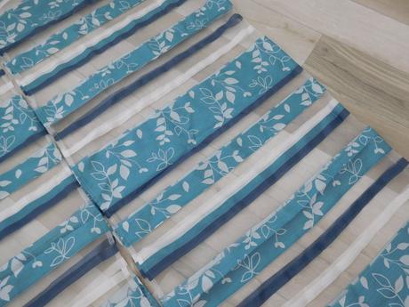 Tylové záclony po okrajoch okna-2x,