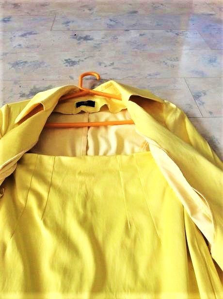 Luxusný saténový kostým, 38