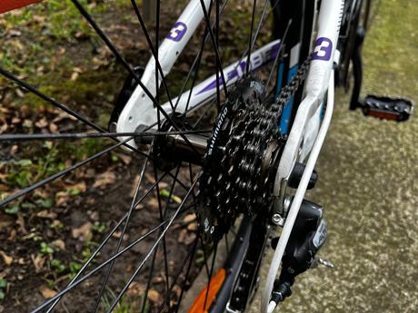 Dievčenský bicykel cube 24", 24