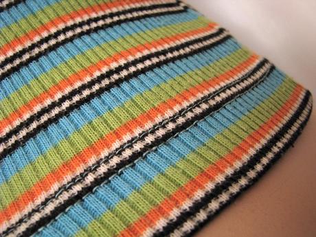 Farebné pásikavé tričko, m