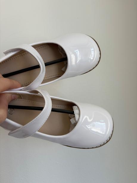 Slavnostne baleriny, 30