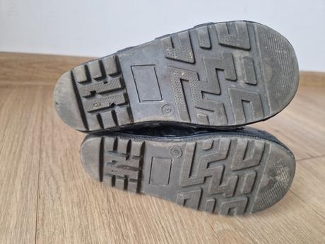 Gumáky next, next,26