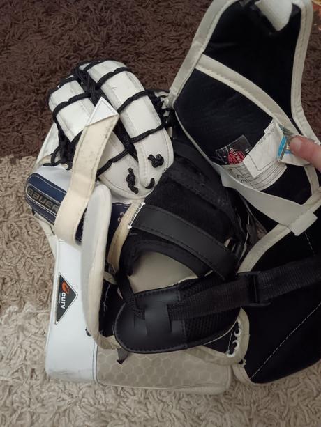 Brankárska hokejova výstroj, bauer,s